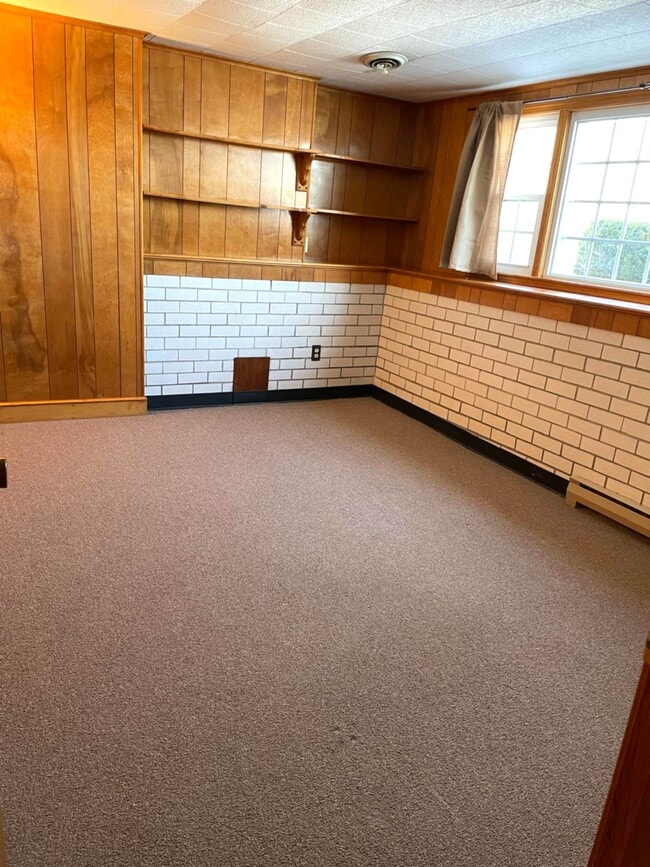 Building Photo - 4 Grace St