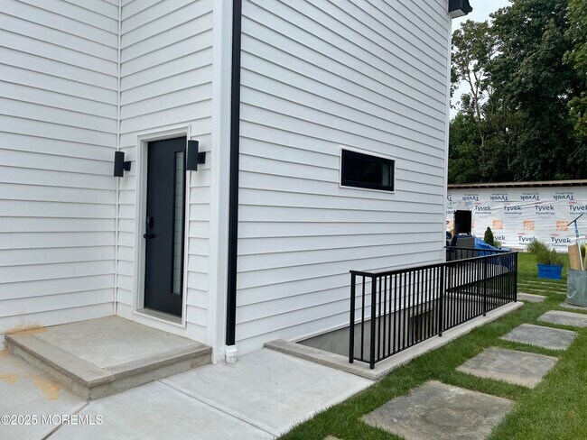 Foto del edificio - 242 Westwood Ave