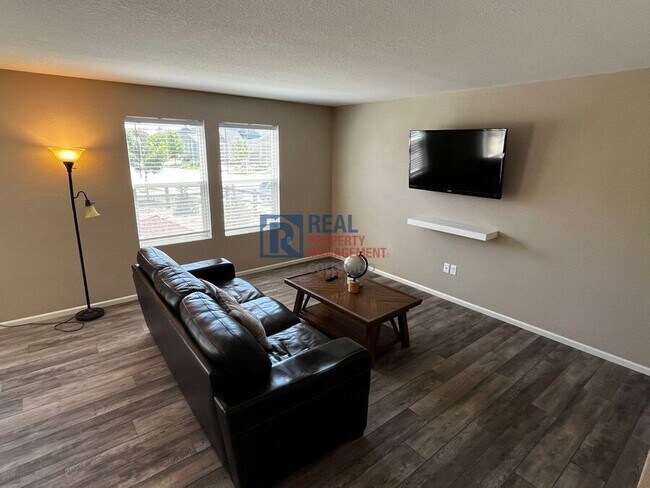 Foto del edificio - 3092 Cub Lake Dr