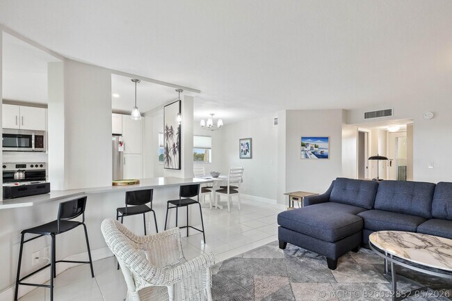 Building Photo - 3661 Via Poinciana