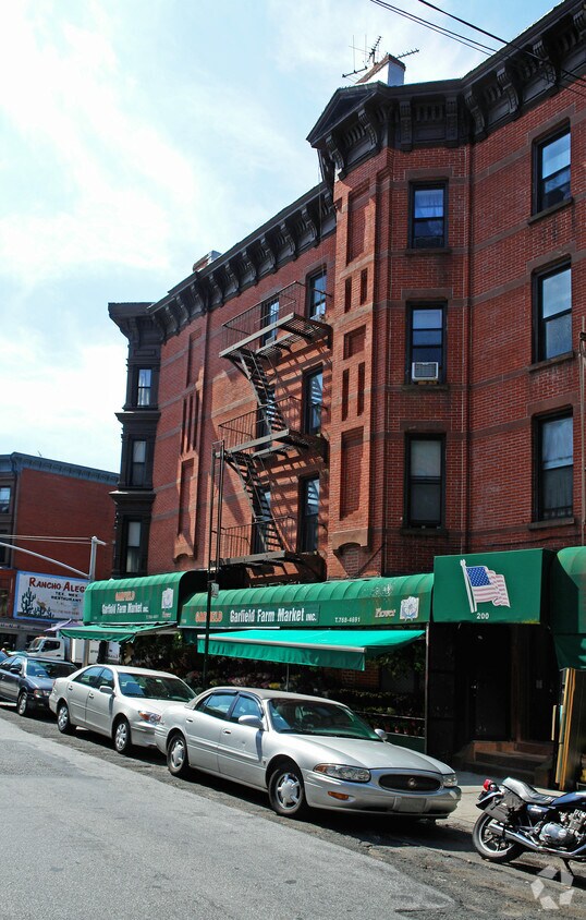 Building Photo - 156 7th Ave