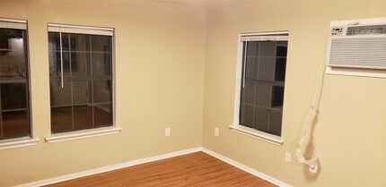 Building Photo - 15906 Longneck Dr