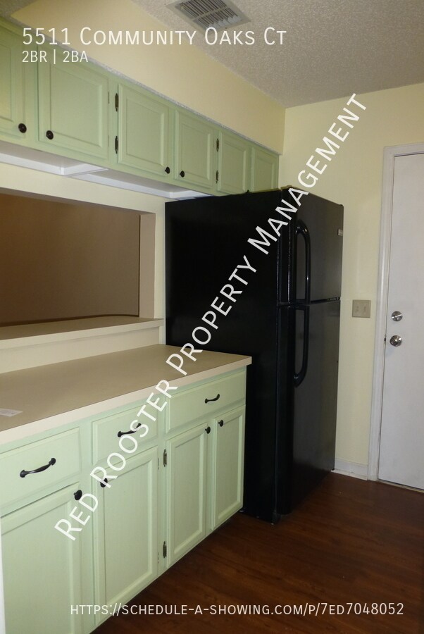 Foto del edificio - 5511 Community Oaks Ct