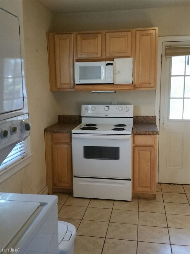 Foto del edificio - 2 br, 1 bath House - 2711 Shady Lawn Dr