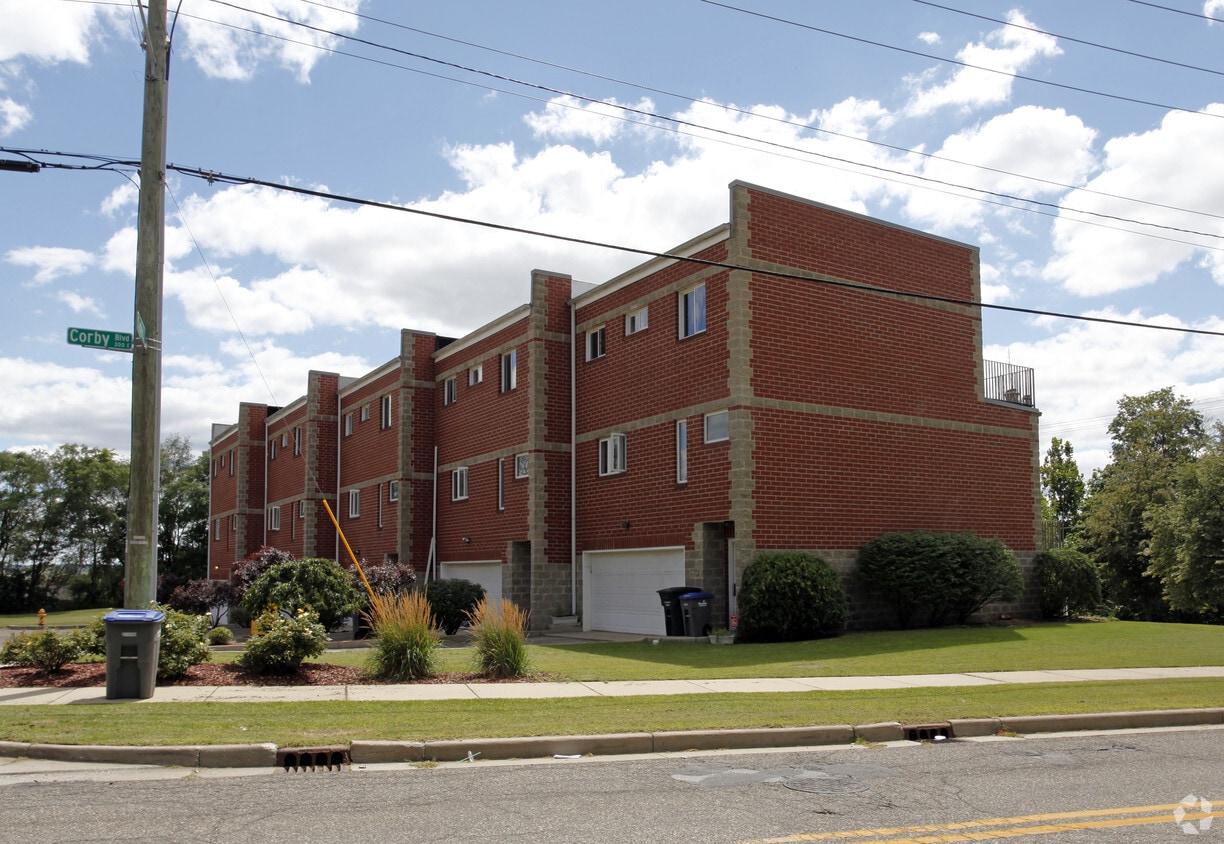 Building Photo - 820 Niles Ave