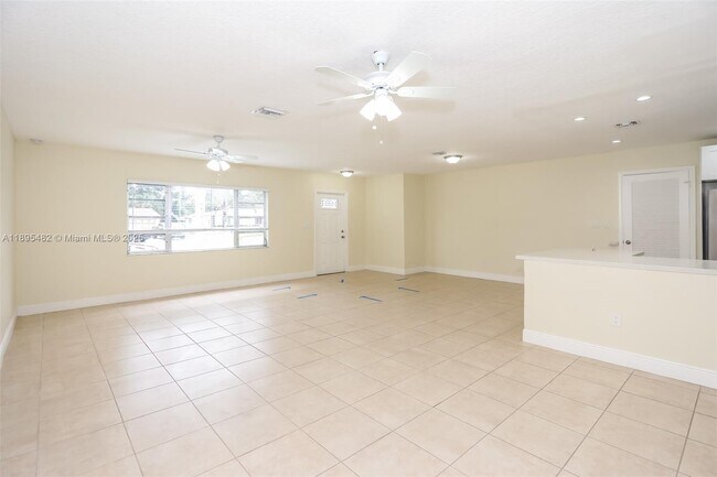 Foto del edificio - 3141 Jackson Blvd