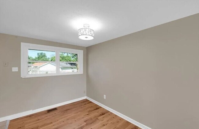Building Photo - Remodeled Clarksville 4 bedroom, 2 bathroom!