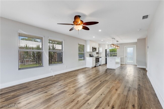 Building Photo - 2848 Arbutus St