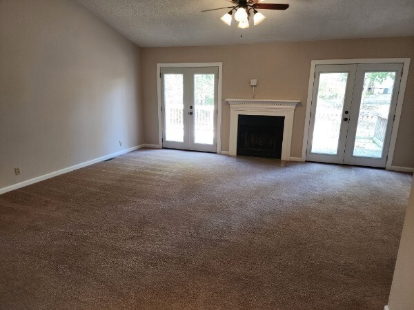 Building Photo - 7875 Saundersville Rd