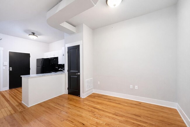 Photo - 1011 S 30th Avenue Apartment