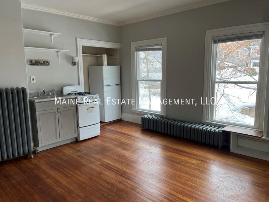 Primary Photo - 24 Grove St