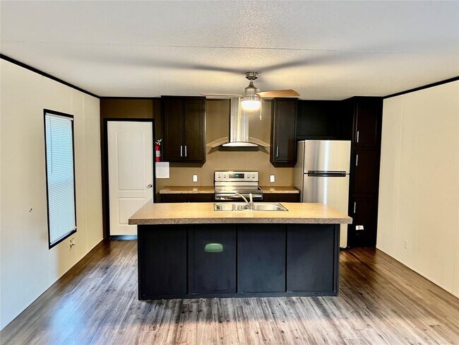 Foto del edificio - 23 County Rd 3893 W