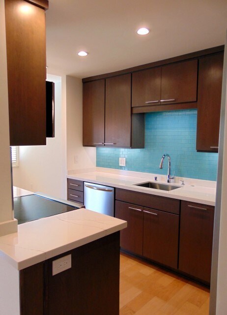 kitchen countertops - 622 S Barrington Ave