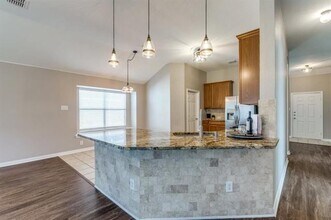 Building Photo - 2333 Aurora Dr