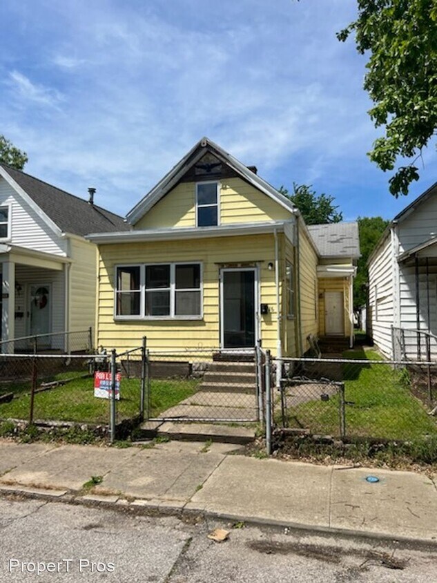 3 br, 1 bath House 16 East Missouri Street House Rental in