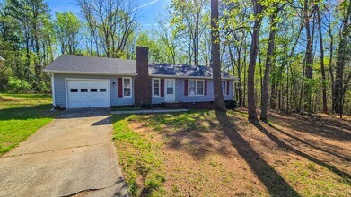 Building Photo - 4059 Village Pl