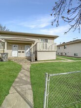 Building Photo - 10605 D-106102 102 St