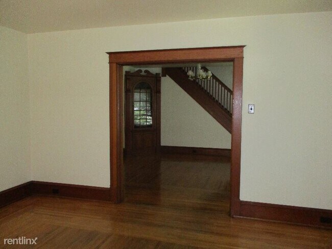 Building Photo - 2 br, 1 bath Townhome - 251 Jefferson Street