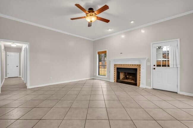 Foto del edificio - 125 N Chestnut Dr