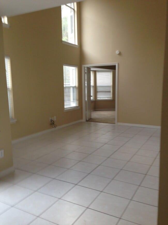 Foto del edificio - Gorgeous 4 BR Lake Mary home on Conservation lot - walking distance to Lake Mary HS