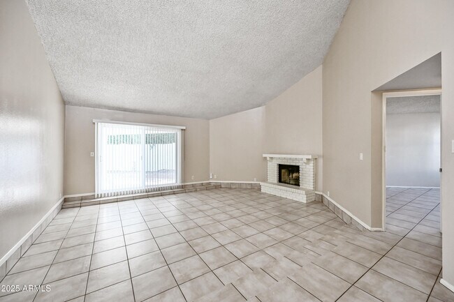 Foto del edificio - 7725 E Rovey Ave