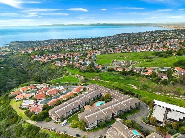 Building Photo - 6542 Ocean Crest Dr