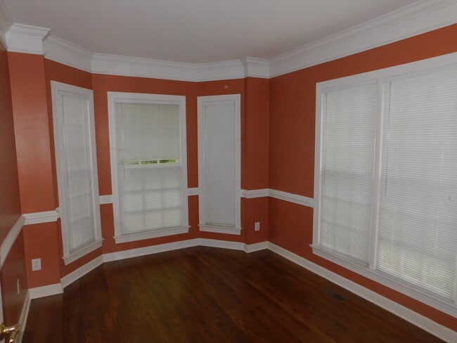 Foto del edificio - Beautiful 4br, 2.5 ba home in Lochmere!  Avail Aug 14, 2026!