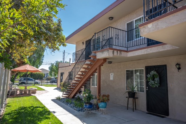 Building Photo - 239 G St