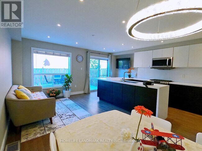Photo du bâtiment - 1425-1425 Abbeywood Dr