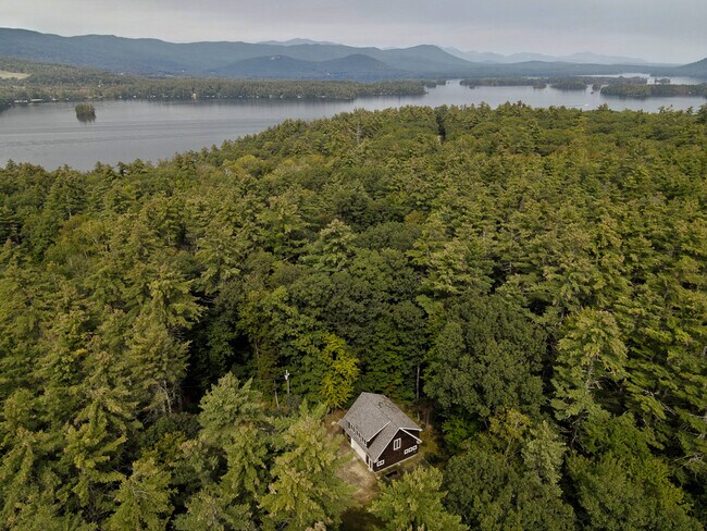Building Photo - Squam House