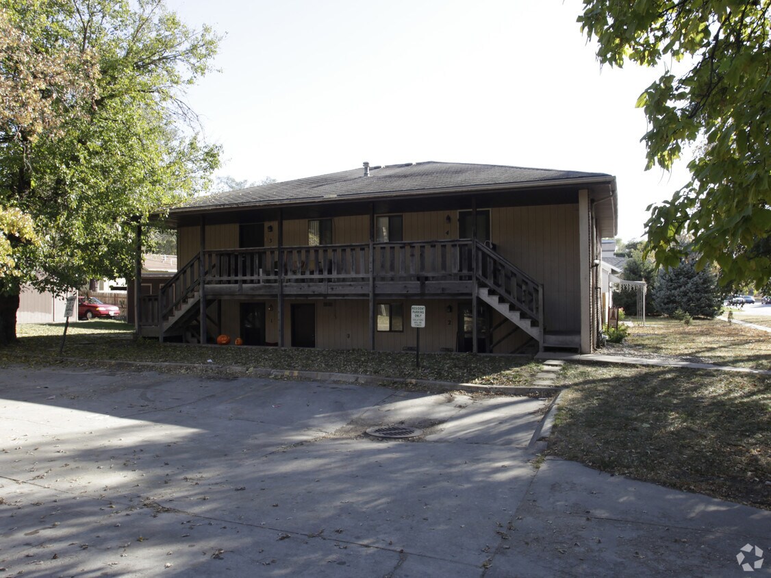 Primary Photo - 2438 S 10th St