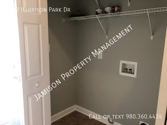 Foto del edificio - 1902 Harrison Park Dr