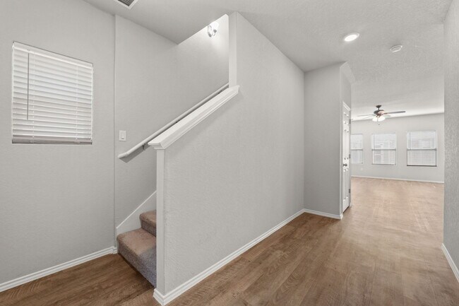 Foto del edificio - 3452 Redbud Grv