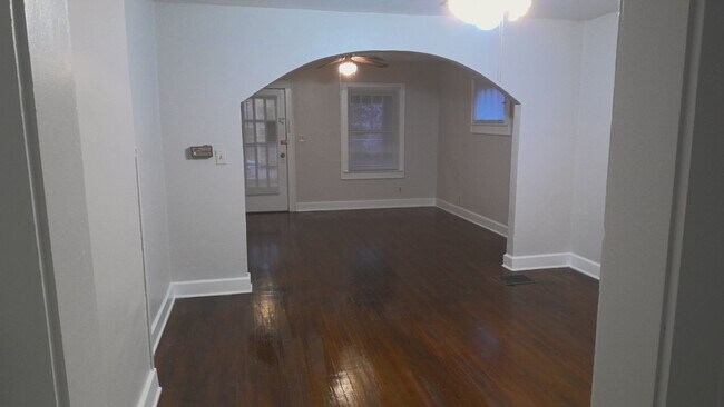 Foto del edificio - 815 N Bancroft St