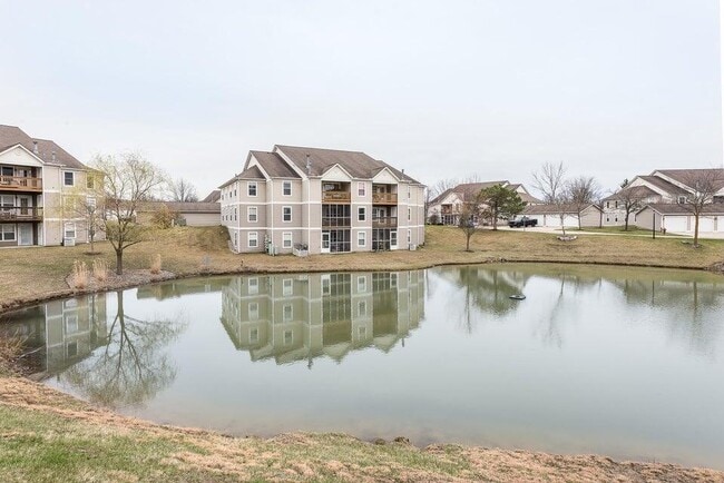 Building Photo - 1550 Oakfield Dr
