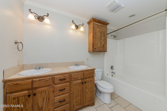 Foto del edificio - 1029 Gary Dr