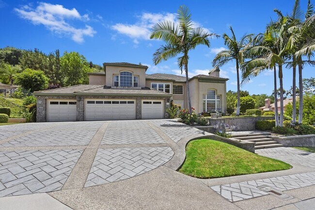 Building Photo - Les Maisons Covina Highlands