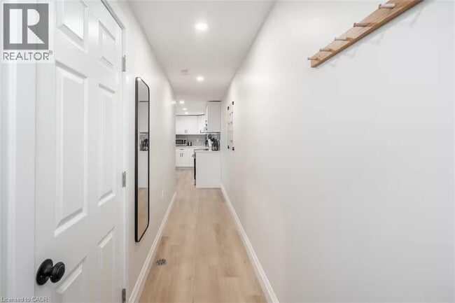 Building Photo - 73 Cranbrook Dr