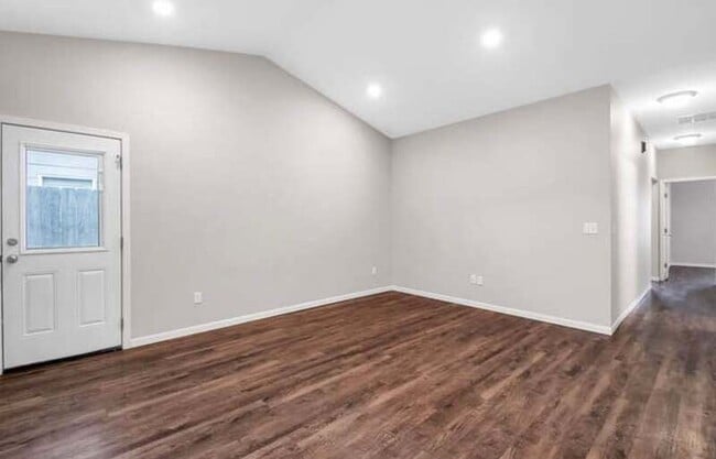 Foto del edificio - 454 S Longbranch Dr