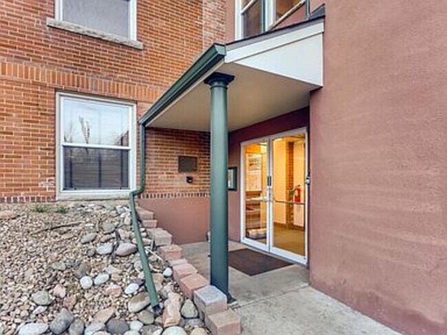 Foto del edificio - 3249 W Fairview Pl