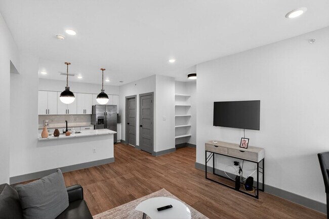 Building Photo - 2450 Wickersham Ln