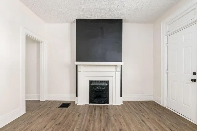 Foto del edificio - 975-977 Miller Ave