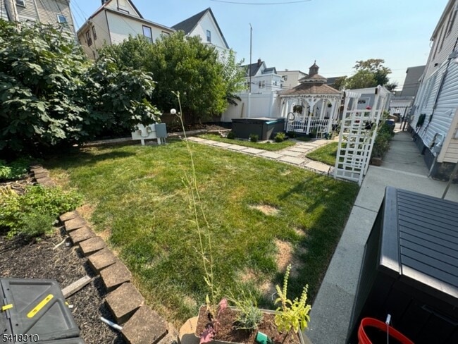 Building Photo - 53 Woodland Ave