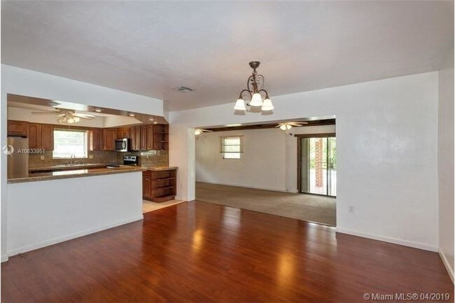Building Photo - 17910 SW 92nd Ave