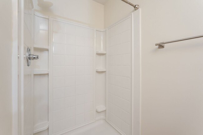 Foto del edificio - Beautiful Kept Upper Level 2 Bedroom 2 Ful...