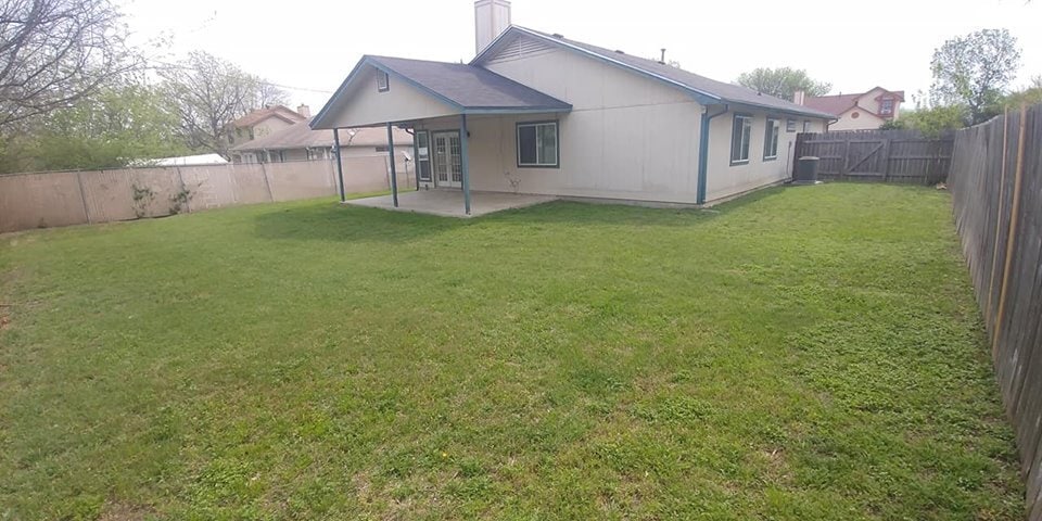 Primary Photo - 3213 Honeysuckle Dr