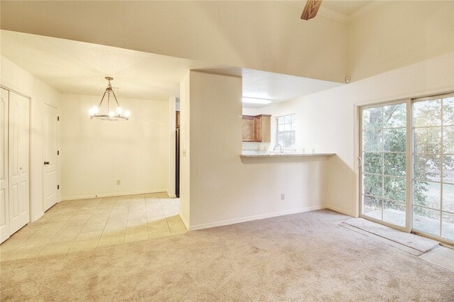 Building Photo - 1746 N Chestnut Ave