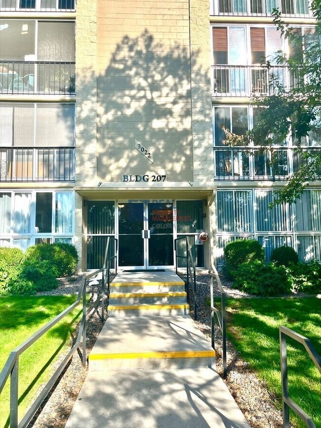 Photo - 3022 S Wheeling Way Apartment