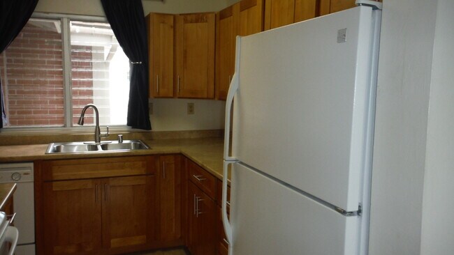 Building Photo - 112SEN