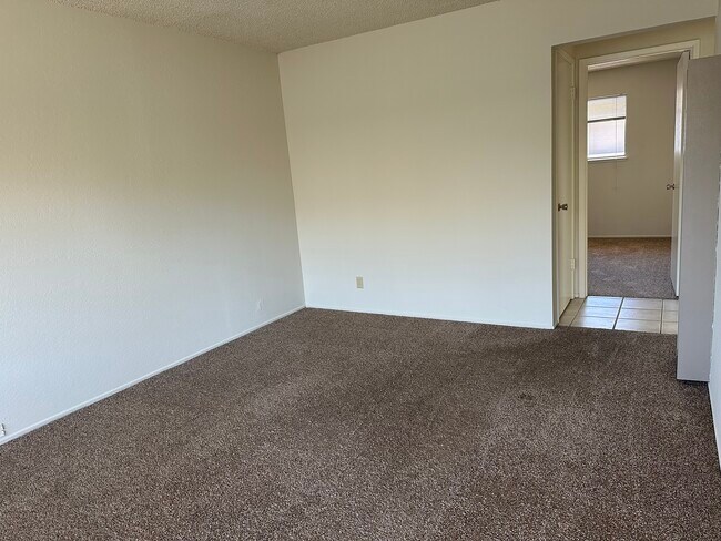 Foto del edificio - 1089 Oakmont Dr